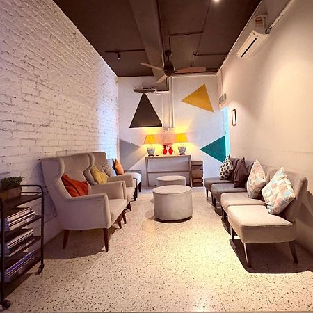 Kim Haus Loft Hotell George Town Exteriör bild